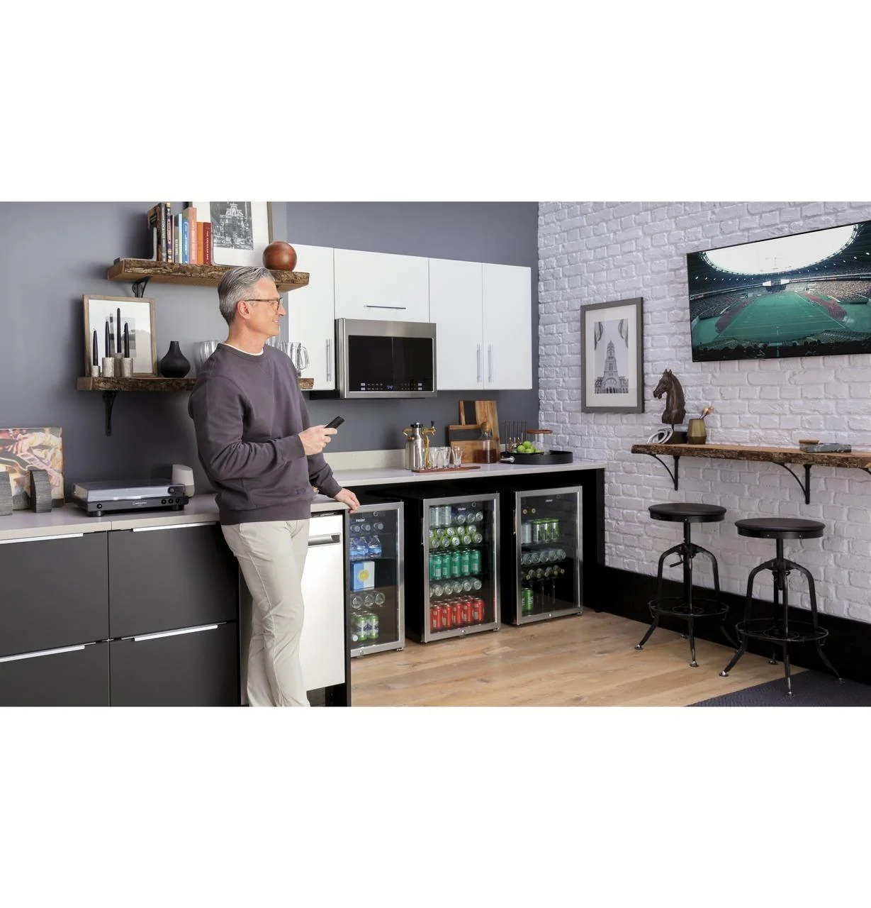 Haier HEBF100BXS 150-Can Beverage Center - Image 20