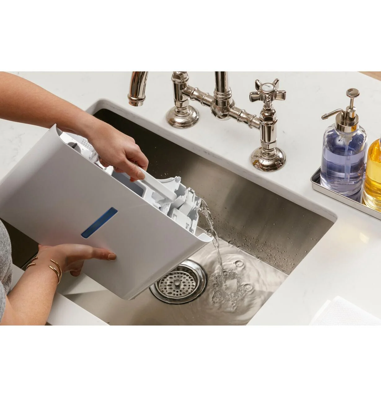 QDHR20LZ Haier 20 Pint ENERGY STAR® Portable Dehumidifier with Smart Dry for Damp Spaces - Image 22