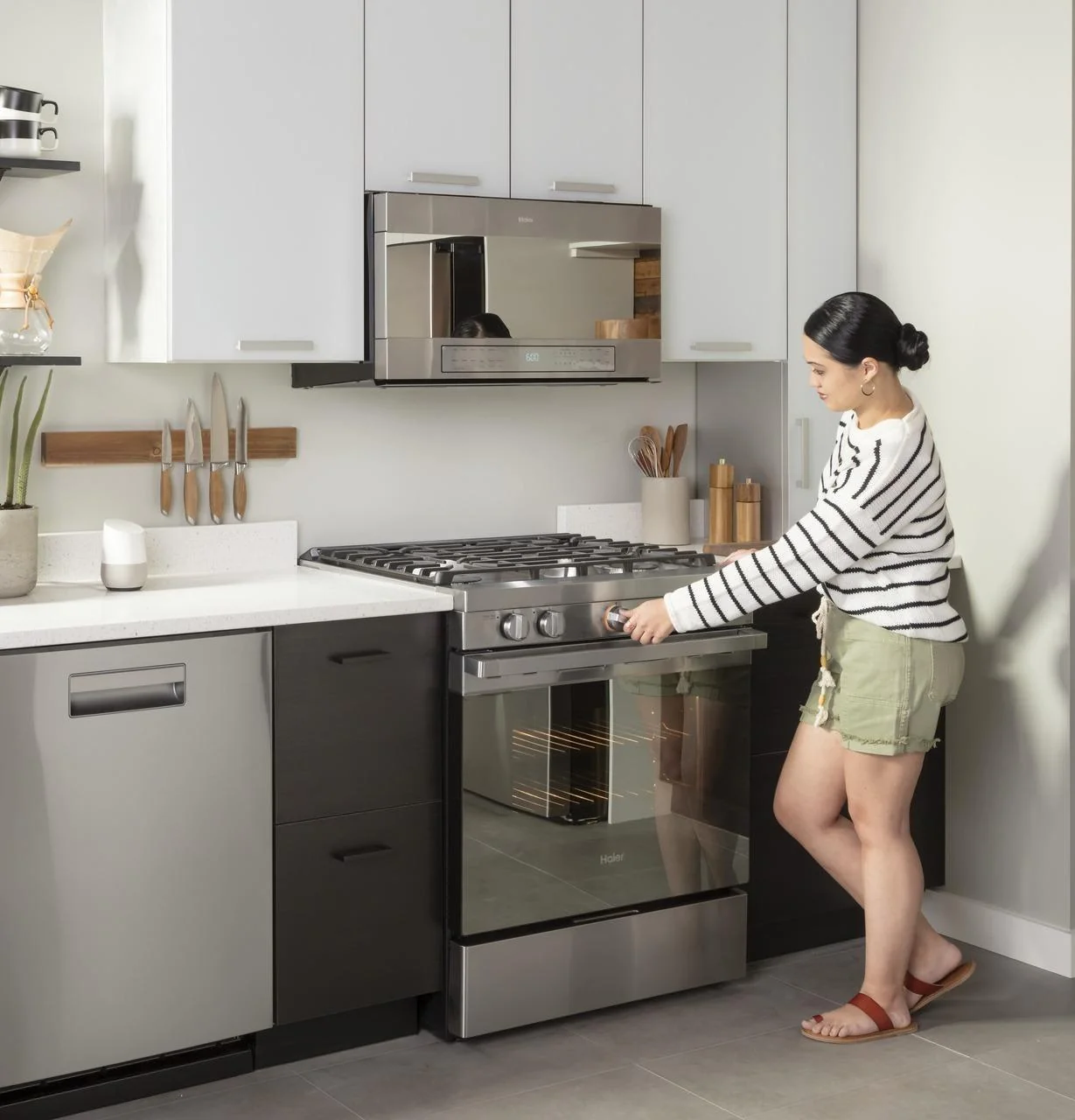 Haier ENERGY STAR® Smart Top Control with Stainless Steel Interior Dishwasher with Sanitize Cycle - Image 68