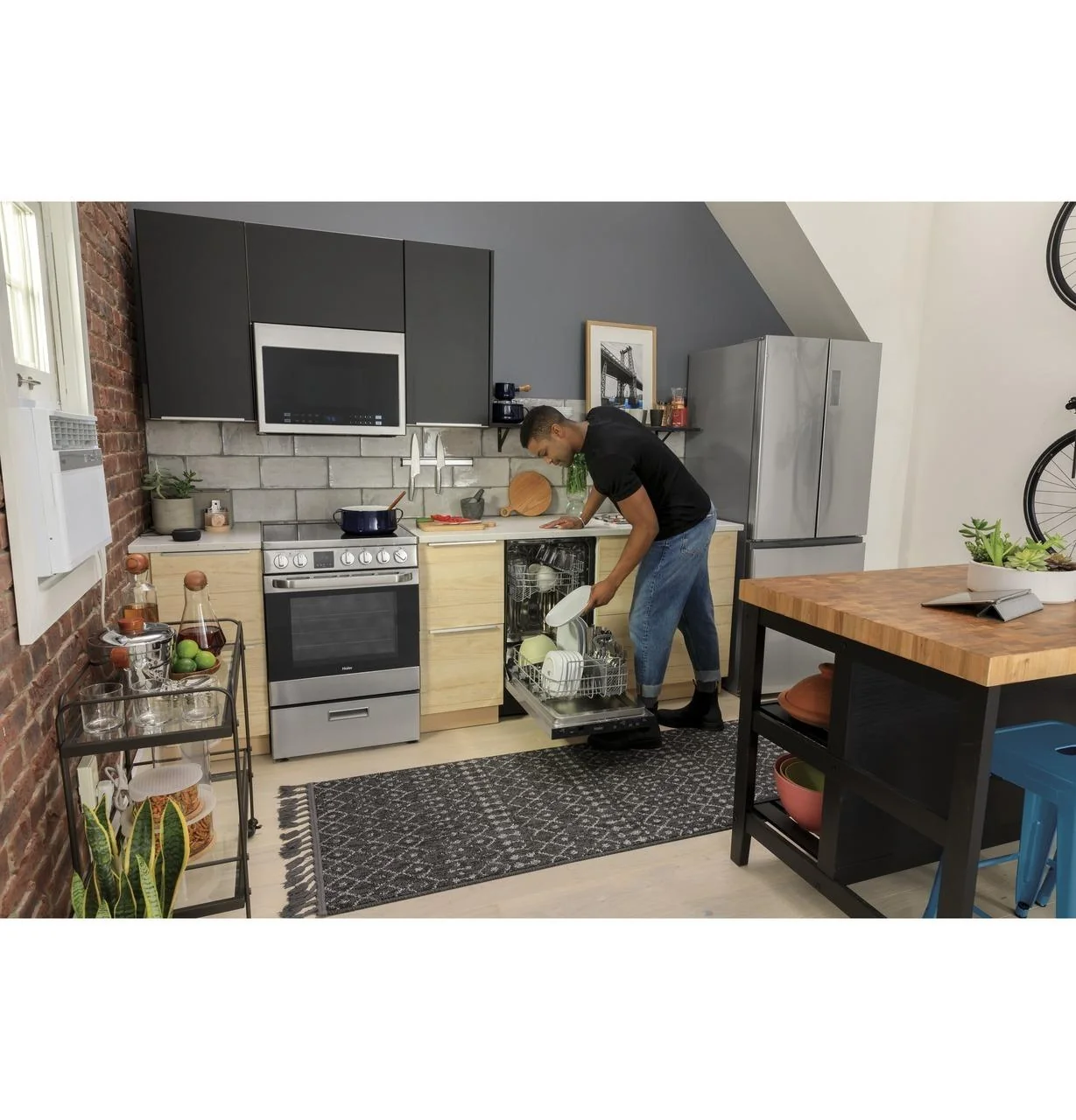 QDT125SSLSS Haier ENERGY STAR® 18" Stainless Steel Interior Dishwasher with Sanitize Cycle - Image 21