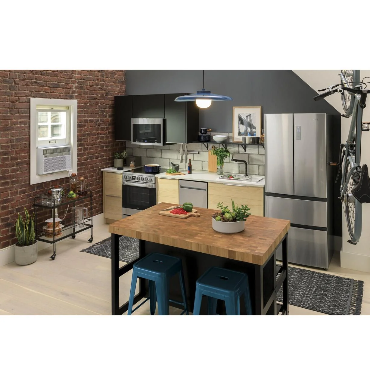 30" 1.6 Cu. Ft. Smart Over-the-Range Microwave Oven - Image 4