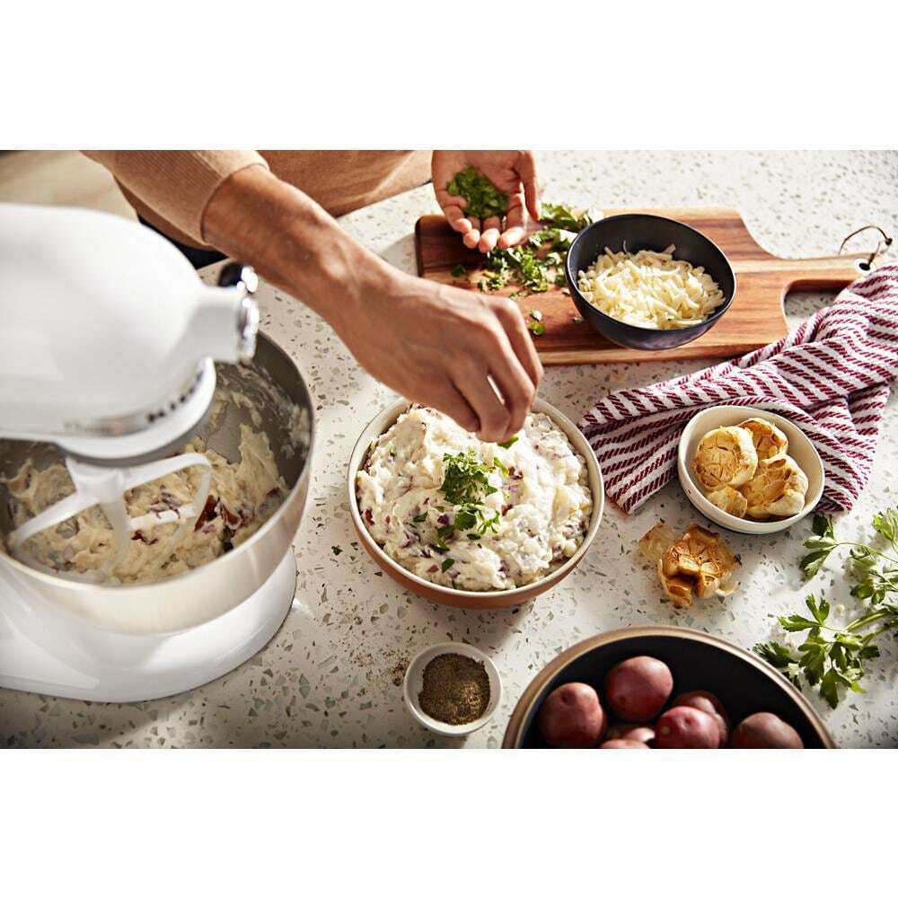 Kitchenaid K45SSWH Classic™ Series 4.5 Quart Tilt-Head Stand Mixer - Image 11