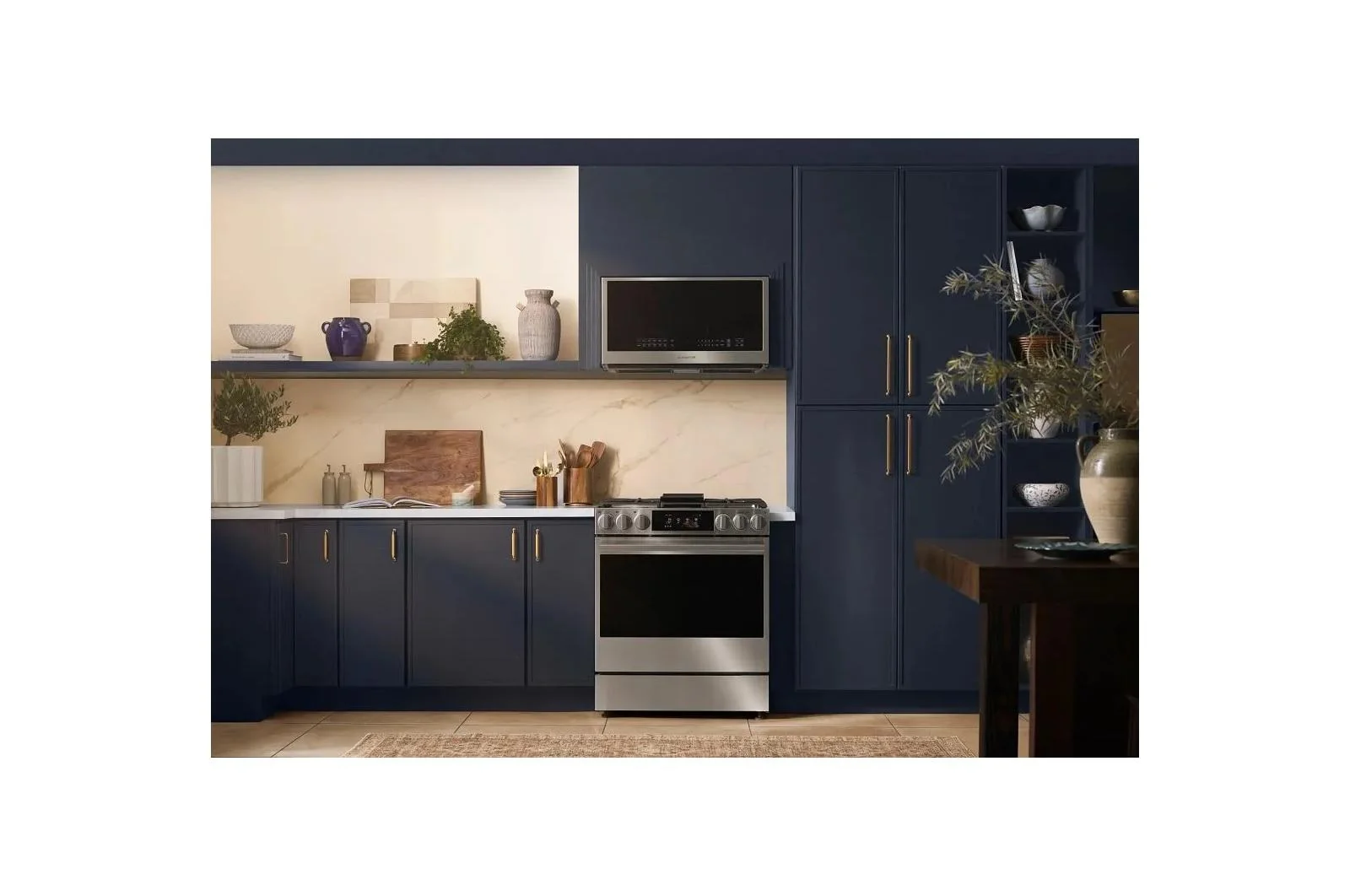 MHEU1738X LG SIGNATURE 1.7 cu. ft. Over-the-Range Convection Microwave Oven with Air Fry and Air Sous Vide - Image 3