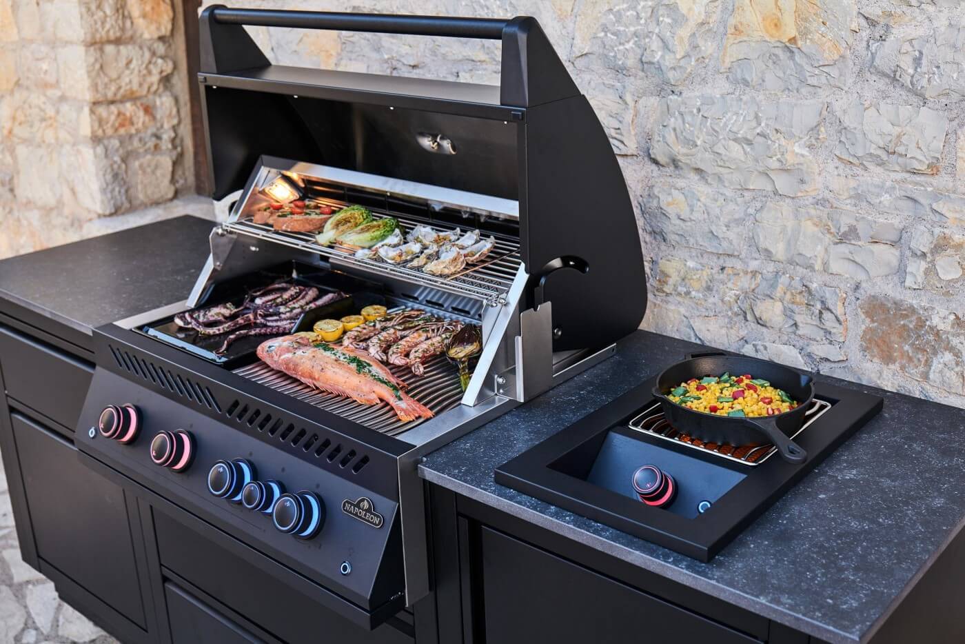 Napoleon Bbq ODK301BIG32RBNMK1 OASIS 301 Outdoor Kitchen, Built-in 700 Series 32 with Soft Close Doors , Natural Gas, Matte/Matt Black - Image 4