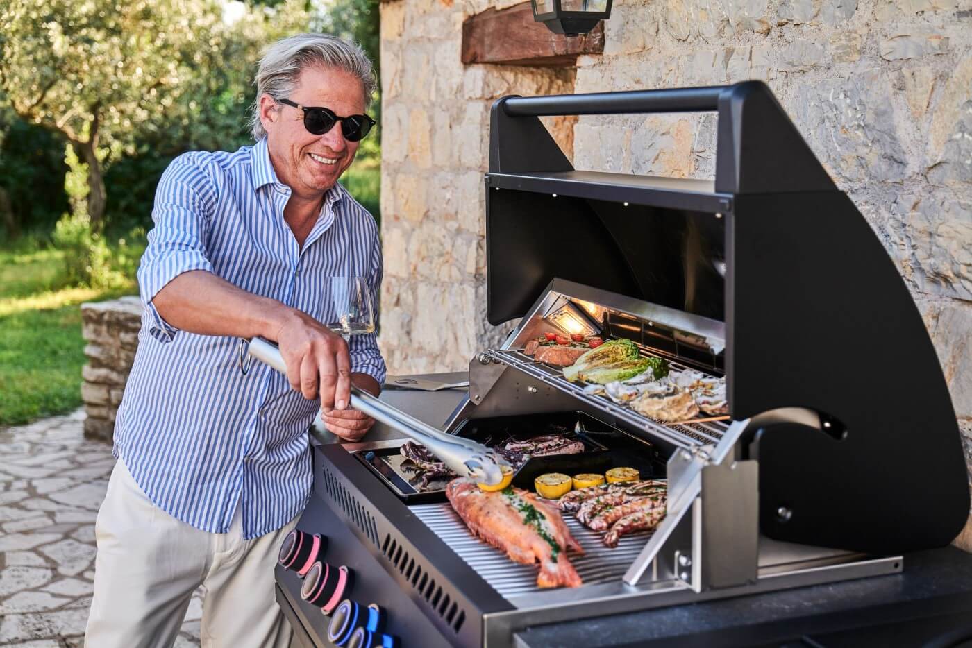 Napoleon Bbq ODK301BIG32RBNMK1 OASIS 301 Outdoor Kitchen, Built-in 700 Series 32 with Soft Close Doors , Natural Gas, Matte/Matt Black - Image 6