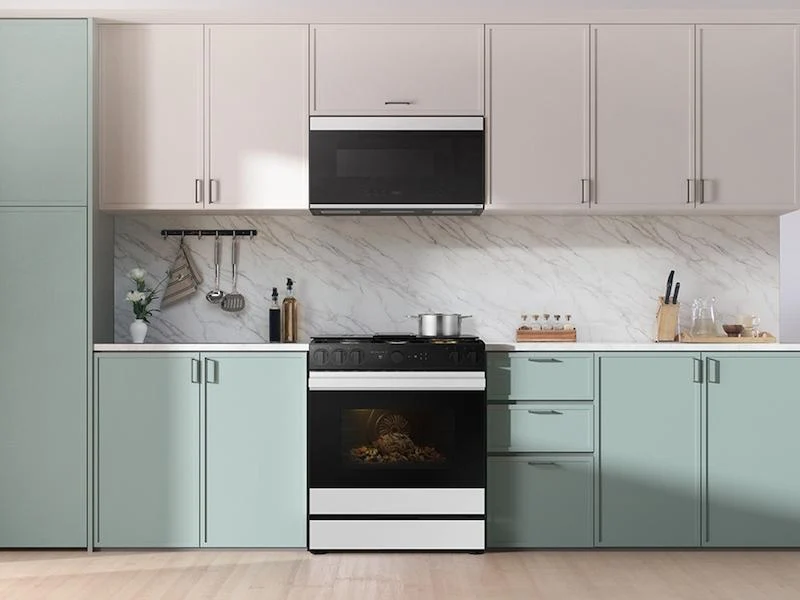 Samsung NSG6DB850012 Bespoke 6.0 cu. ft. Smart Slide-In Gas Range with Air Sous Vide & Air Fry in White Glass - Image 3
