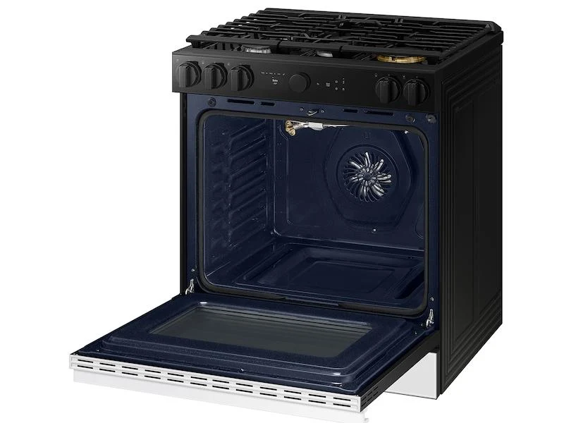 Samsung NSG6DB850012 Bespoke 6.0 cu. ft. Smart Slide-In Gas Range with Air Sous Vide & Air Fry in White Glass - Image 9