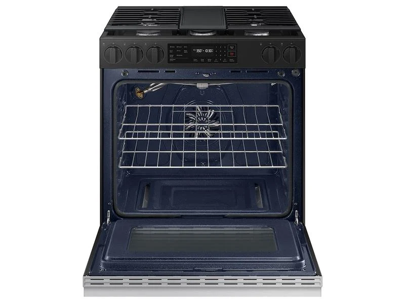 Samsung NSG6DG8300SR Bespoke 6.0 cu. ft. Smart Slide-In Gas Range with Air Fry & Precision Knobs in Stainless Steel - Image 4