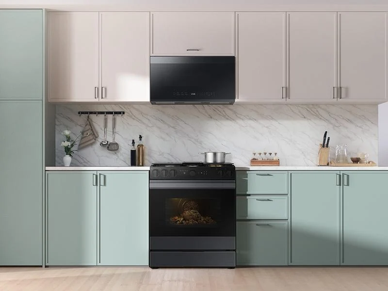 Samsung NSG6DG8500MT Bespoke 6.0 cu. ft. Smart Slide-In Gas Range with Air Sous Vide & Air Fry in Matte Black - Image 3