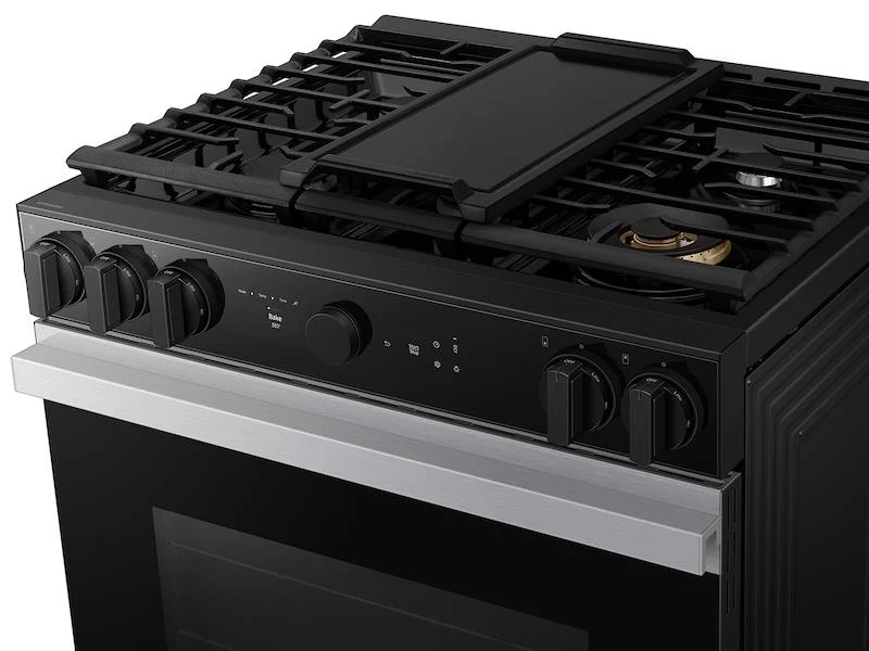 Samsung NSG6DG8500SR Bespoke 6.0 cu. ft. Smart Slide-In Gas Range with Air Sous Vide & Air Fry in Stainless Steel - Image 7