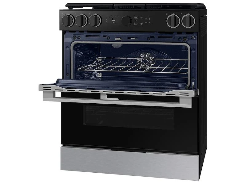 Samsung NSG6DG8550SR Bespoke Slide-in Gas Range - Image 12