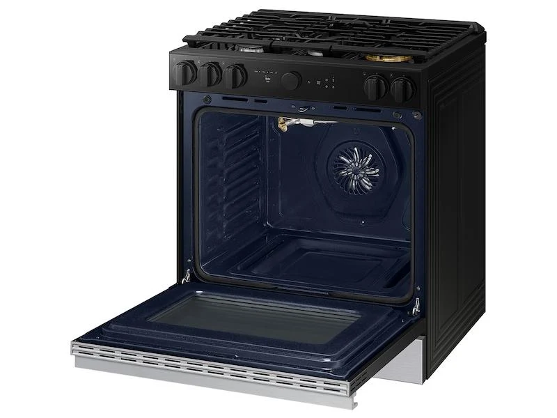 Samsung NSG6DG8700SR Bespoke Slide-in Gas Range - Image 5