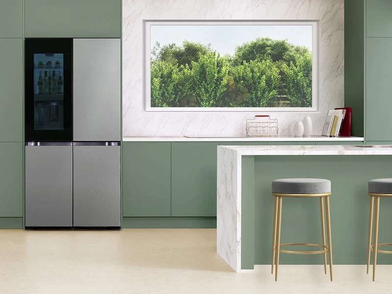 Samsung RF23DB9700QL Bespoke Counter Depth 4-Door Flex™ Refrigerator (23 cu. ft.) with Beverage Zone™ and Auto Open Door in Stainless Steel - Image 7