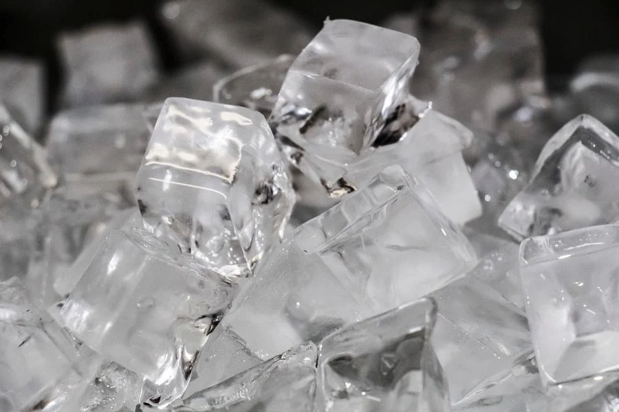 Summit BIM85 80 Lb. Commercial Ice Machine - Image 3