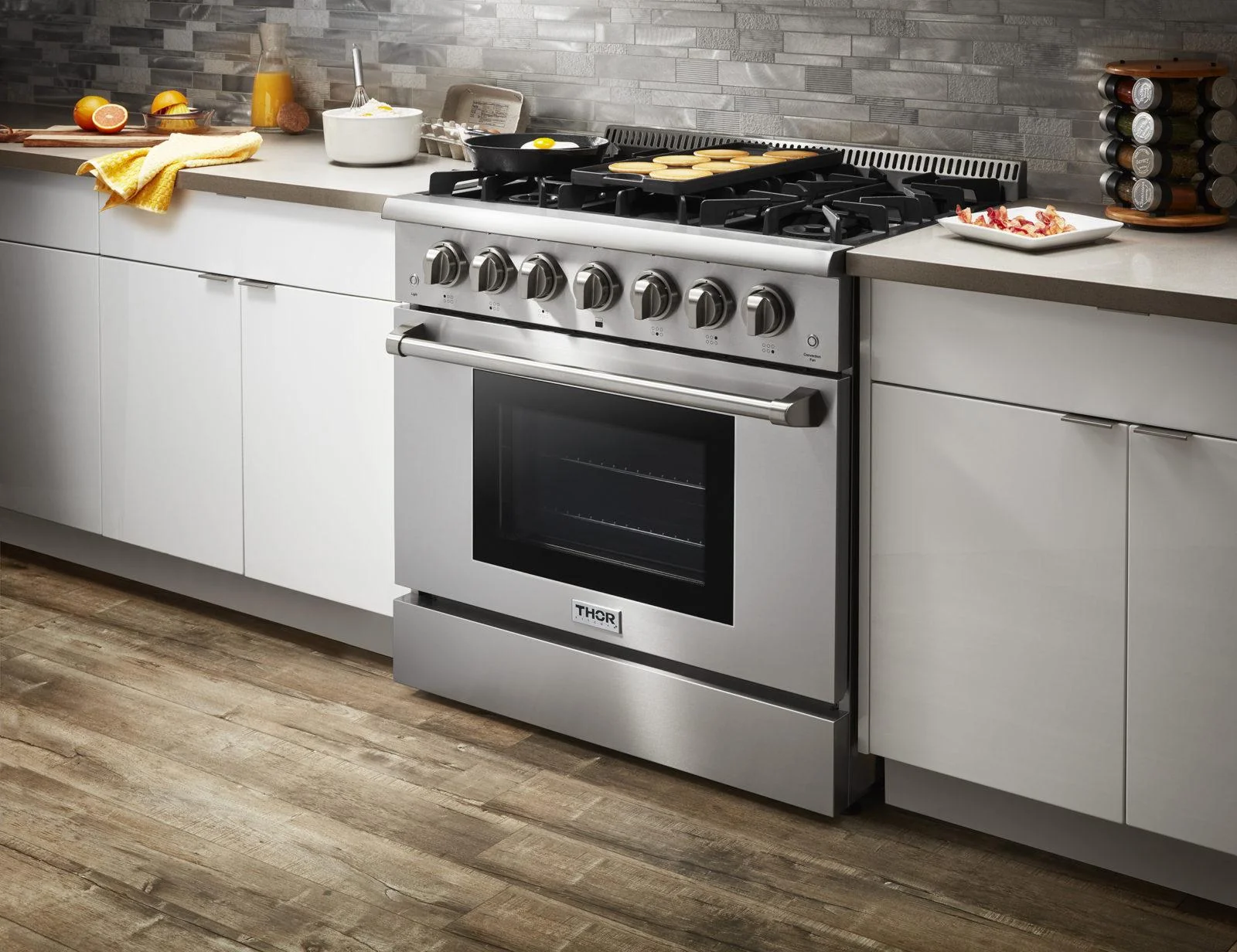 HRG3618U Thor Kitchen 36-inch Professional Gas Range - Image 3
