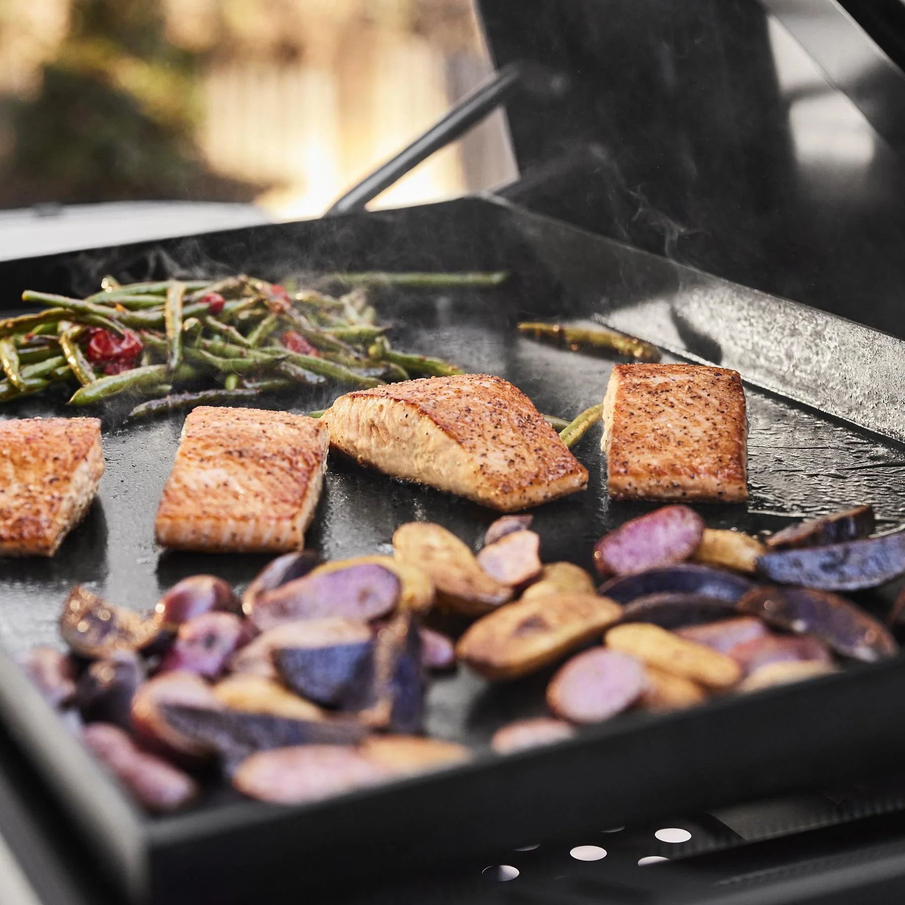 Weber 1500013 Slate® 30" Rust-Resistant Griddle with Extendable Side Table (Liquid Propane) - Black - Image 2