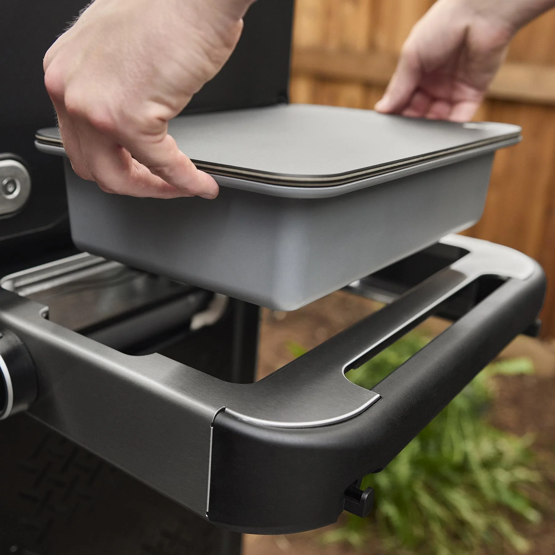 Weber 1500785 Spirit® EP-425 Gas Grill (Natural Gas) - Black - Image 7