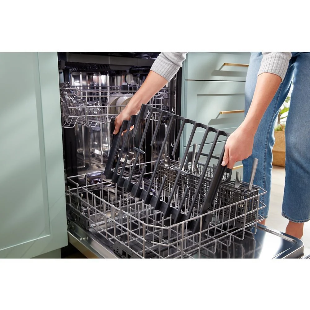 Whirlpool WCGK5030PS 30-inch Gas Cooktop with EZ-2-Lift™ Hinged Cast-Iron Grates - Image 11