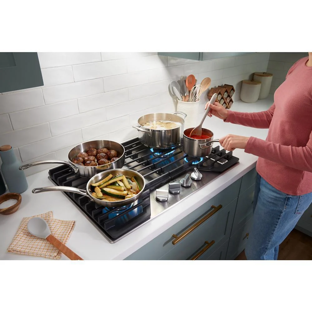 Whirlpool WCGK5030PS 30-inch Gas Cooktop with EZ-2-Lift™ Hinged Cast-Iron Grates - Image 16