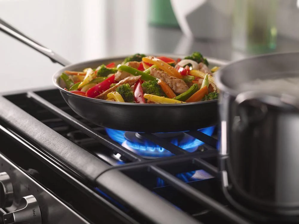 Whirlpool WFG520S0FS 5.0 cu. ft. Front Control Gas Range with Fan Convection Cooking - Image 4