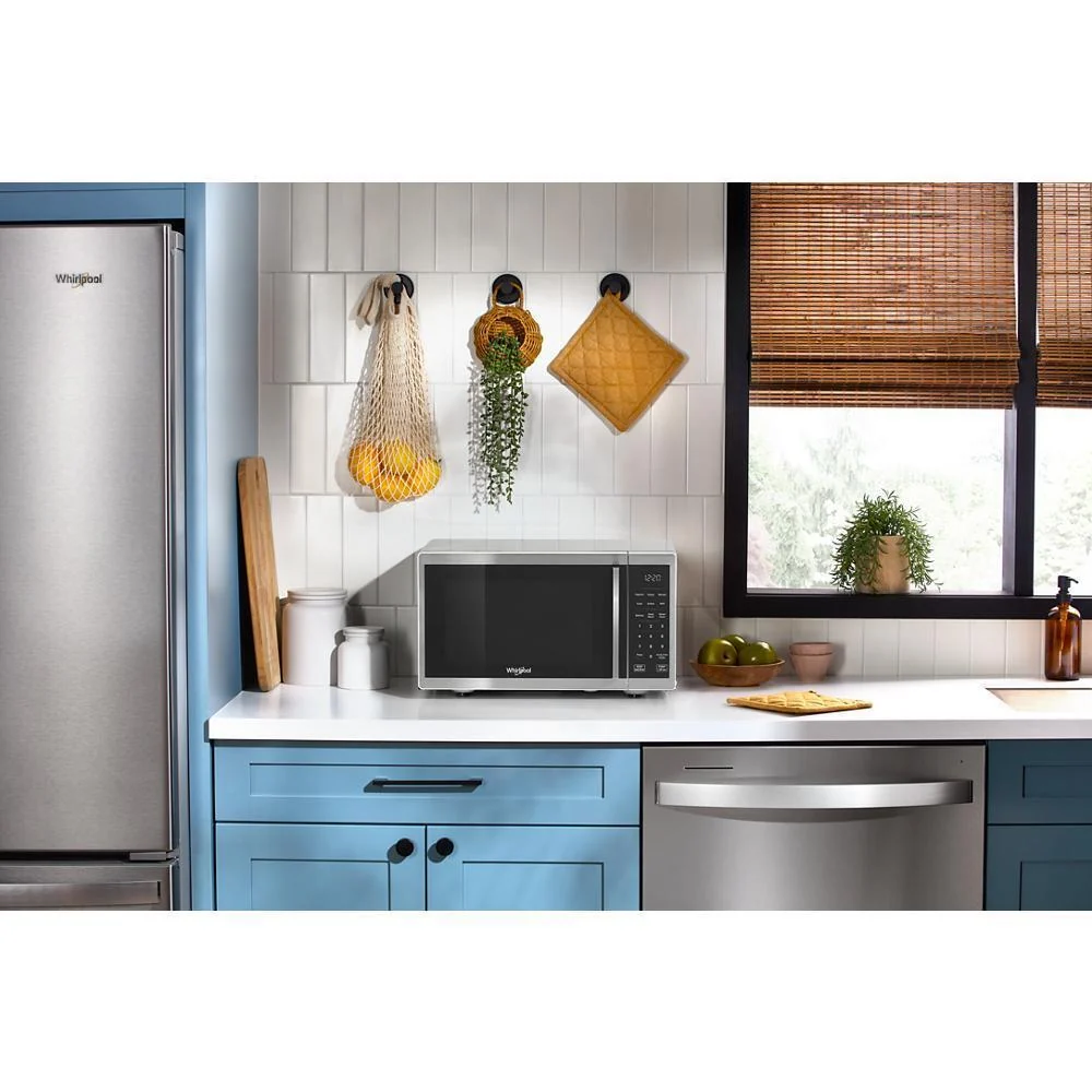 Whirlpool WMCS3019RS 0.9 cu. ft. Stainless Steel Countertop Microwave With Steam Clean - 900 watt - Image 6