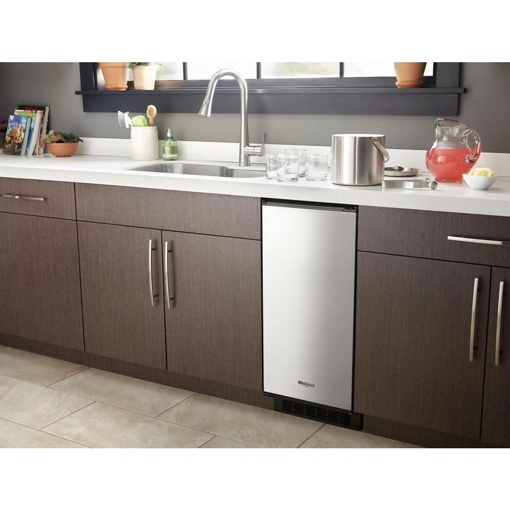 Whirlpool WUI75X15HZ 15-inch Icemaker with Clear Ice Technology - Image 5
